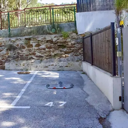 Appartamento 27m With Terrace And Sea View Le Rayol-Canadel-sur-Mer